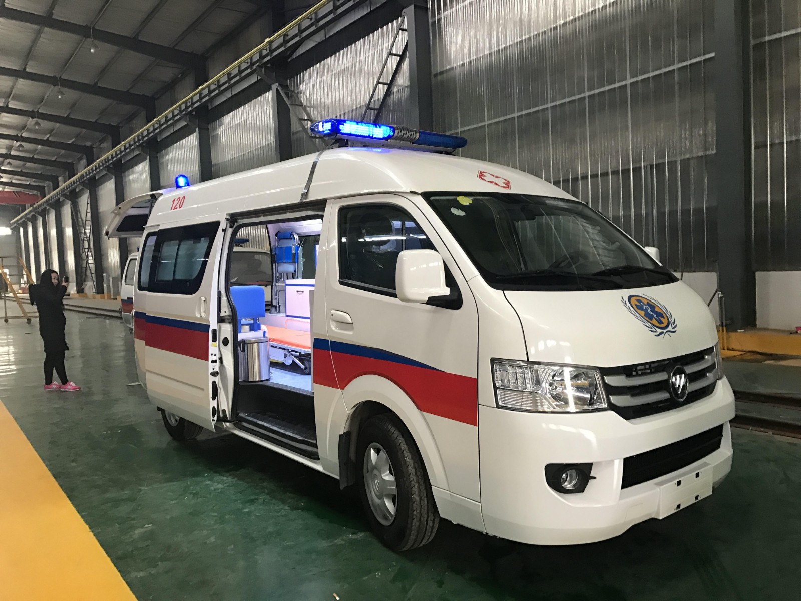 贡嘎县救护车转院